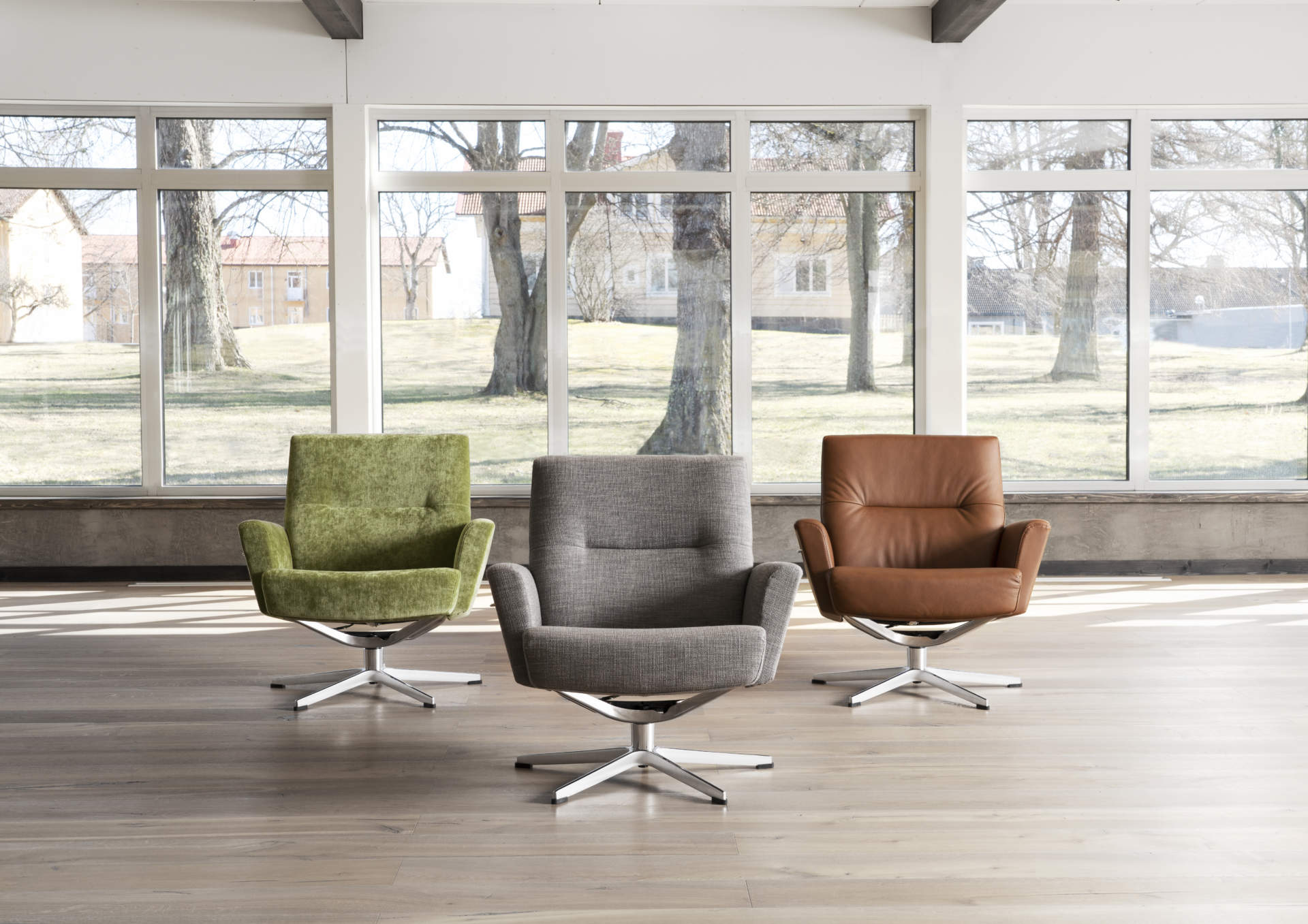 Atpūtas krēsls RELIEVE LOW SWIVEL