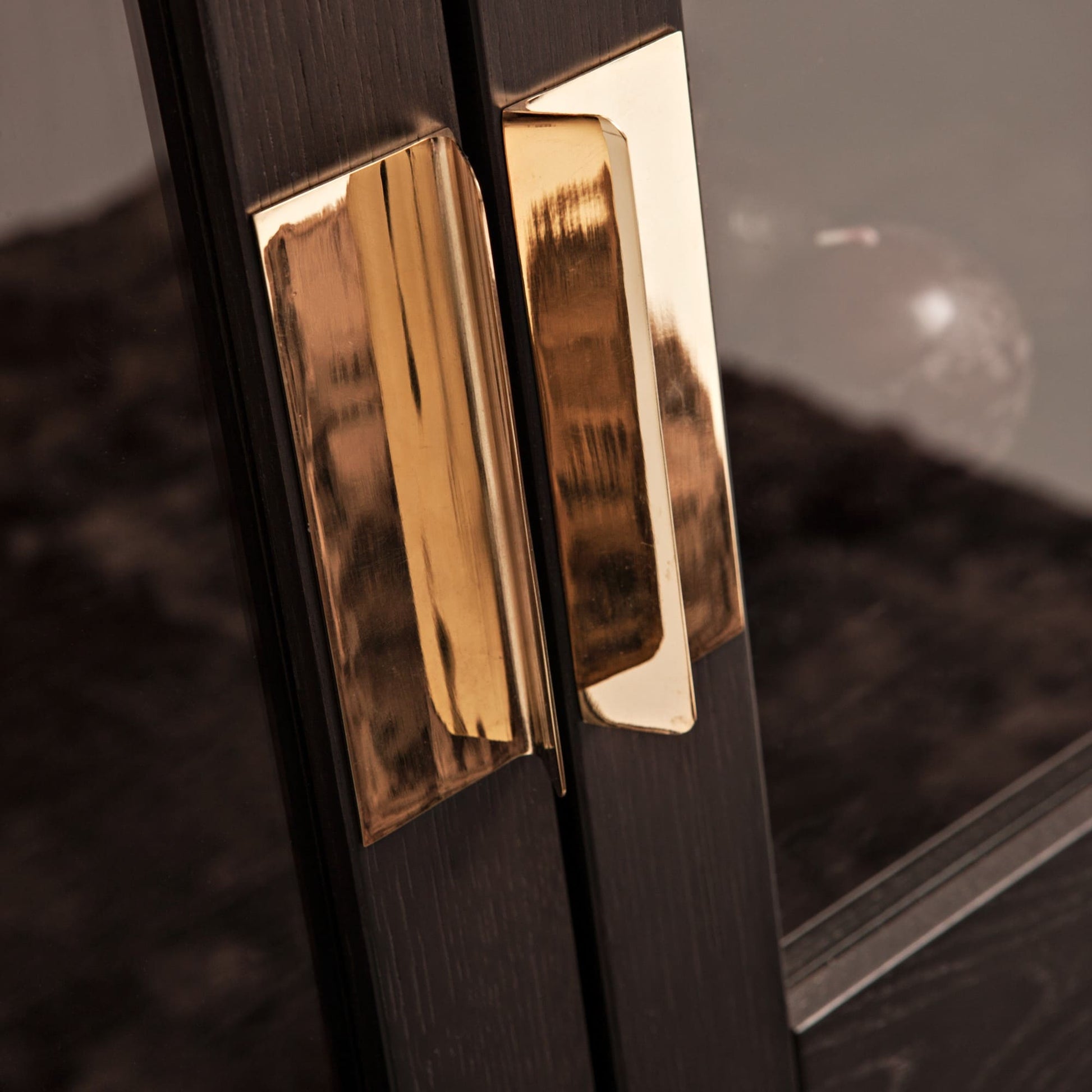 Pimlico Armoire augsts vitrīnas skapis