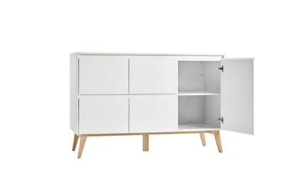 Kumode ar 4 atvilktnēm un durvīm (Classy kolekcija)