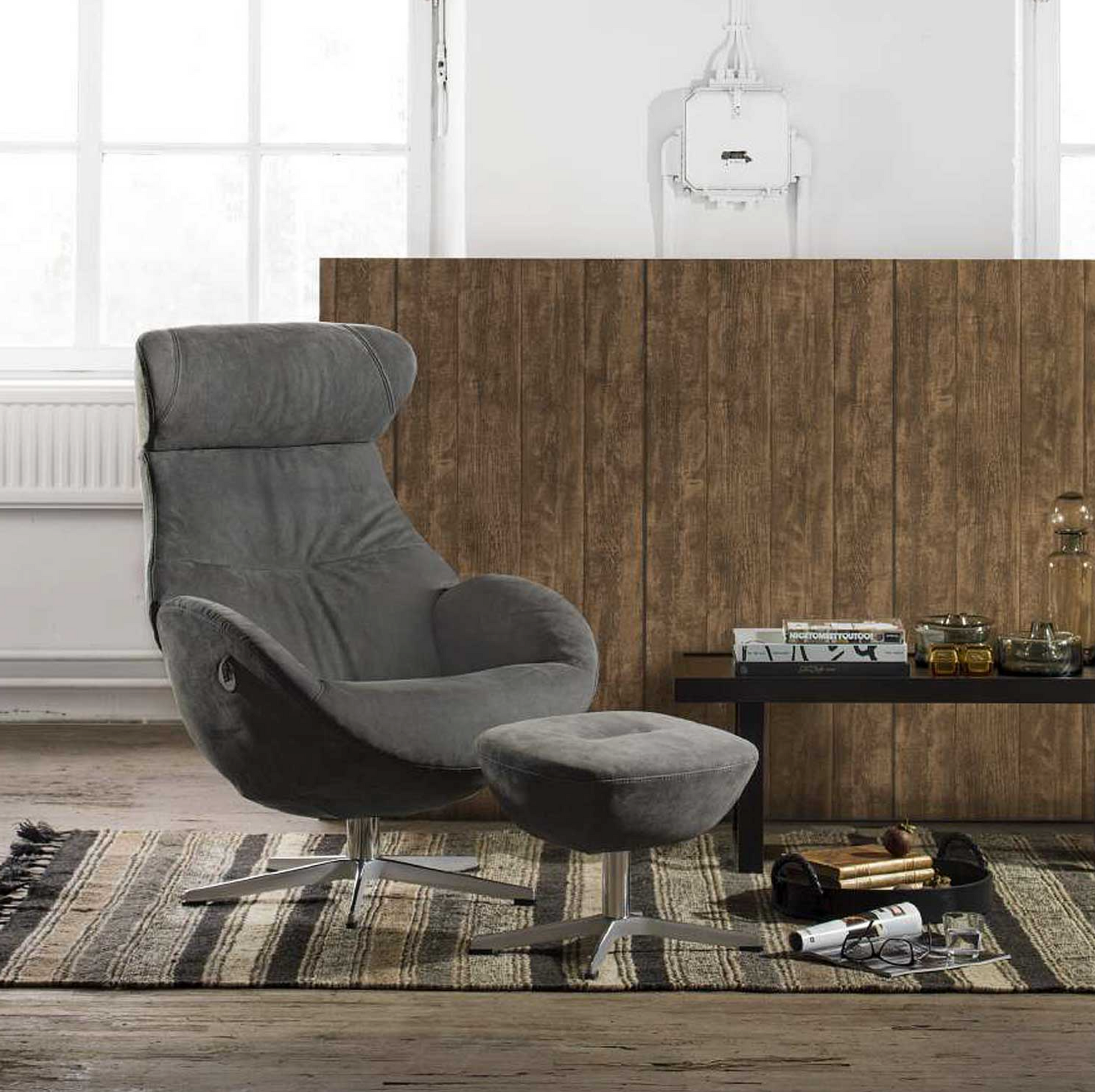Atpūtas krēsls GLOBE SWIVEL