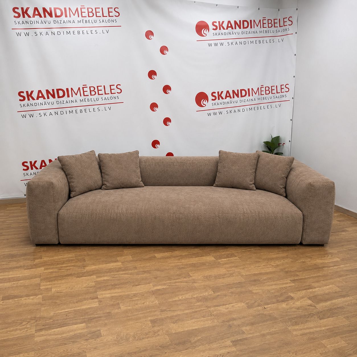 Sofa IBIZA (Trečioji vieta, ištraukiama)(Ekspozicija)