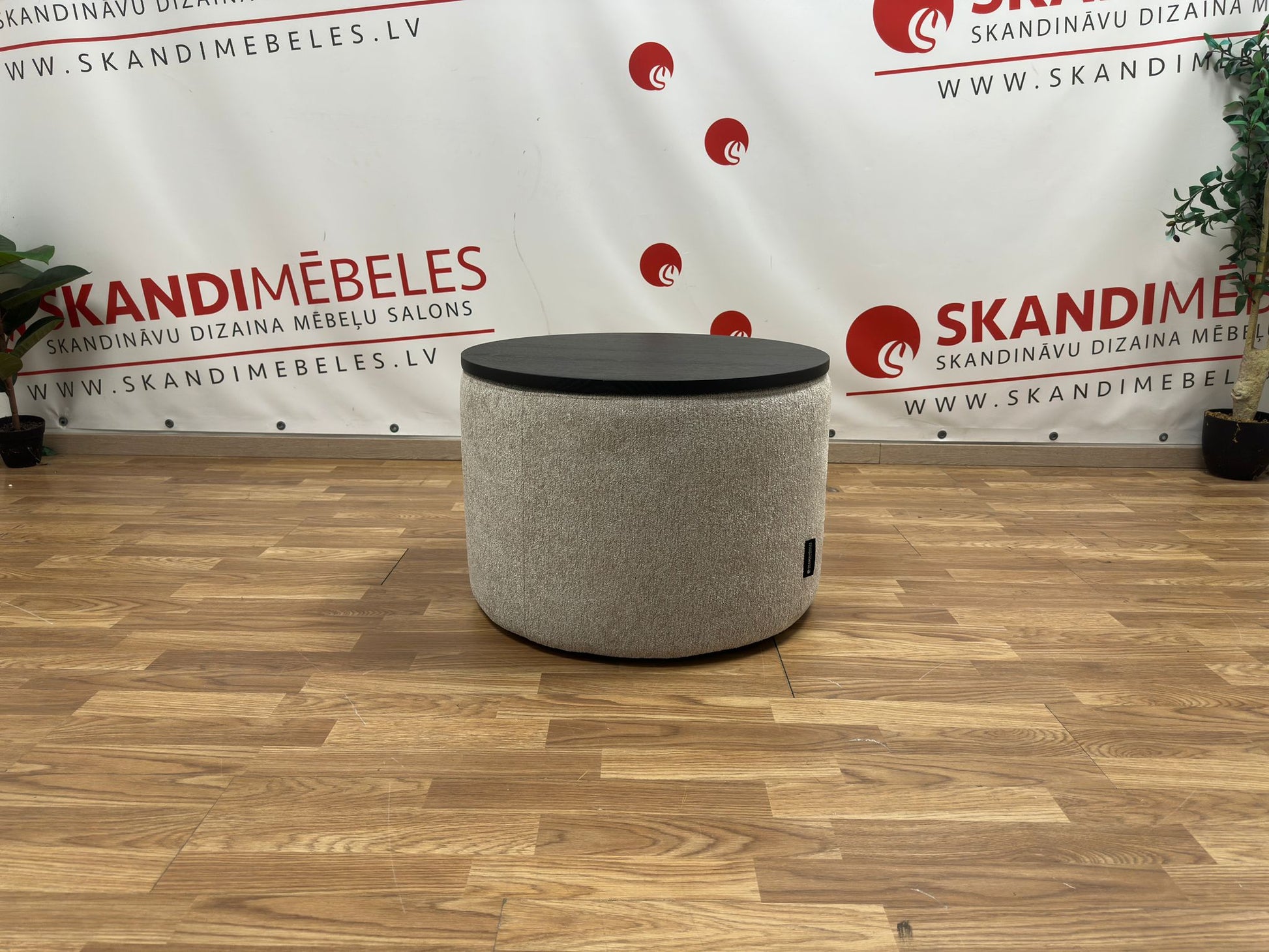 Kafijas galda un pufa komplekts II (Izstāde)