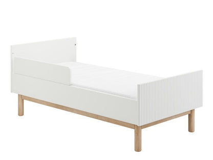 Zīdaiņu gulta 140x70 (Stripe kolekcija)