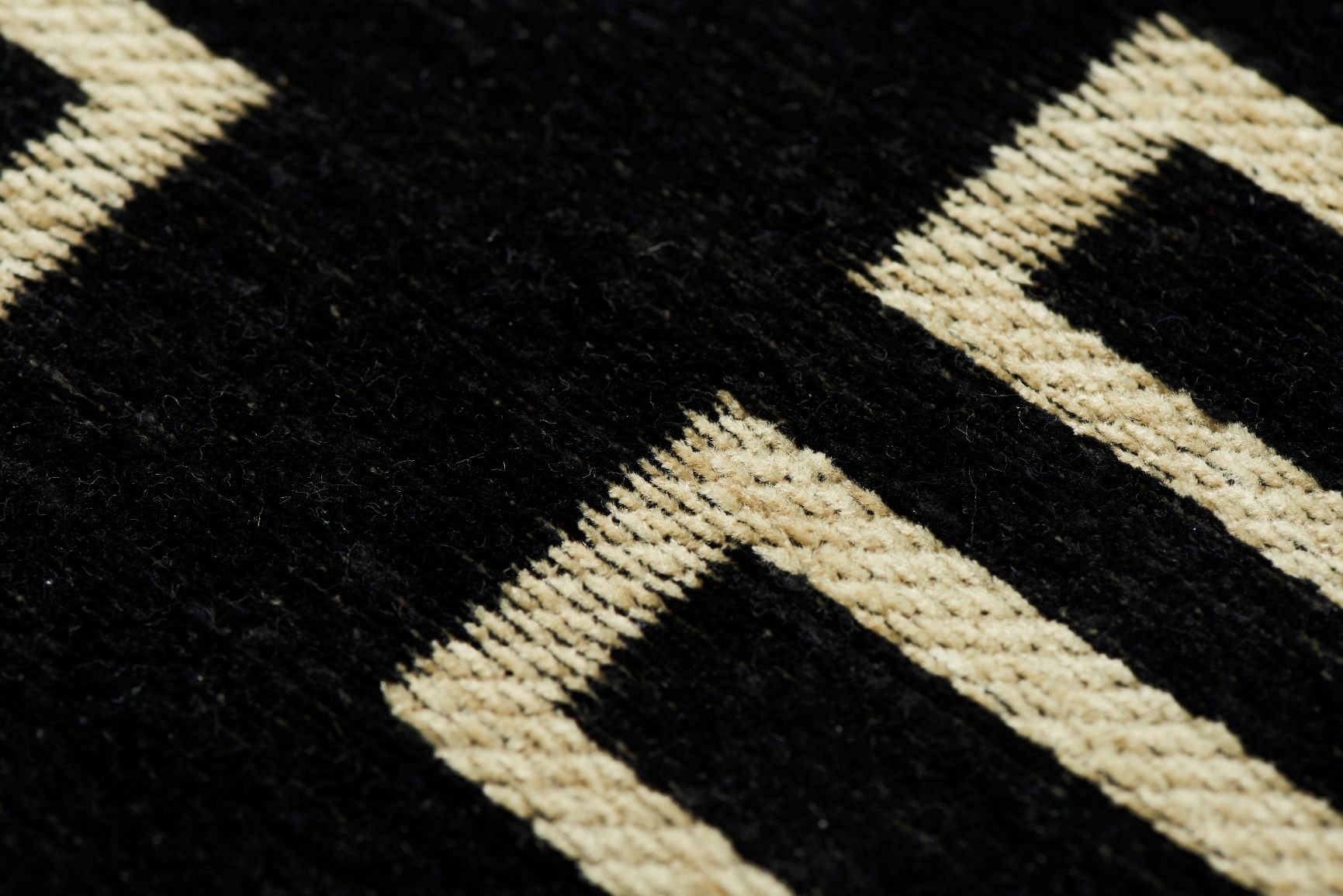 Kilimas ROYAL BLACK (Art Deco kolekcija)