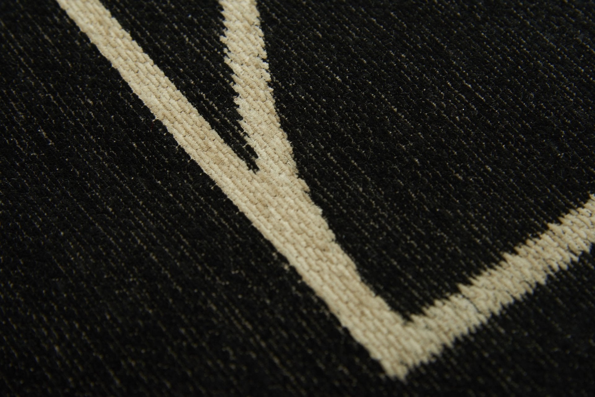Kilimas SIGNET BLACK (Art Deco kolekcija)
